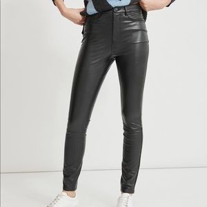 SOLD ✨ $4️⃣0️⃣ Faux Leather pants